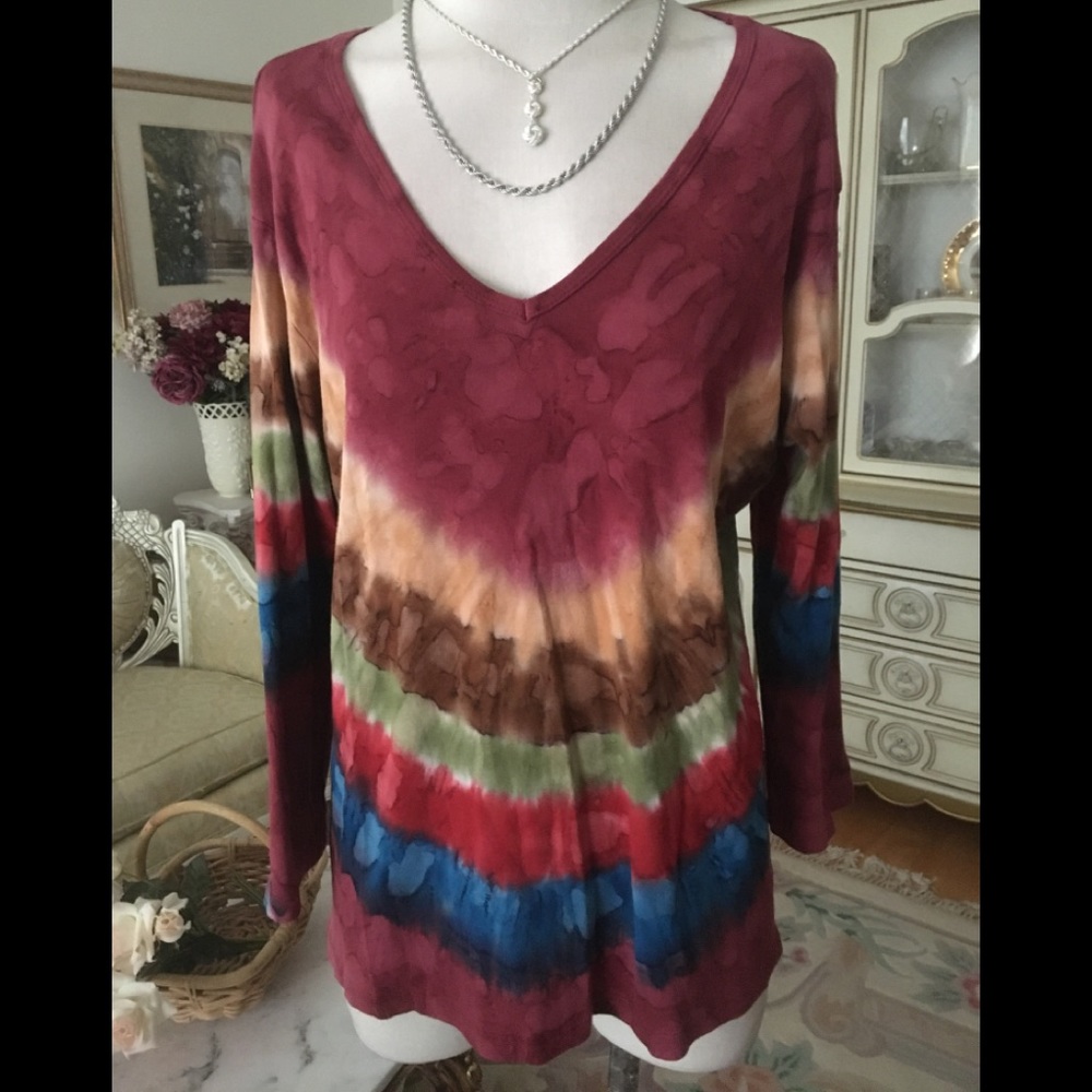 Tryst good condition long sleeve tie dyed top size 1X. C:82